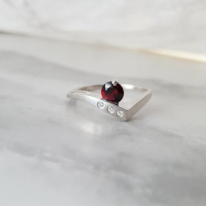 Arizona Garnet Edge Ring